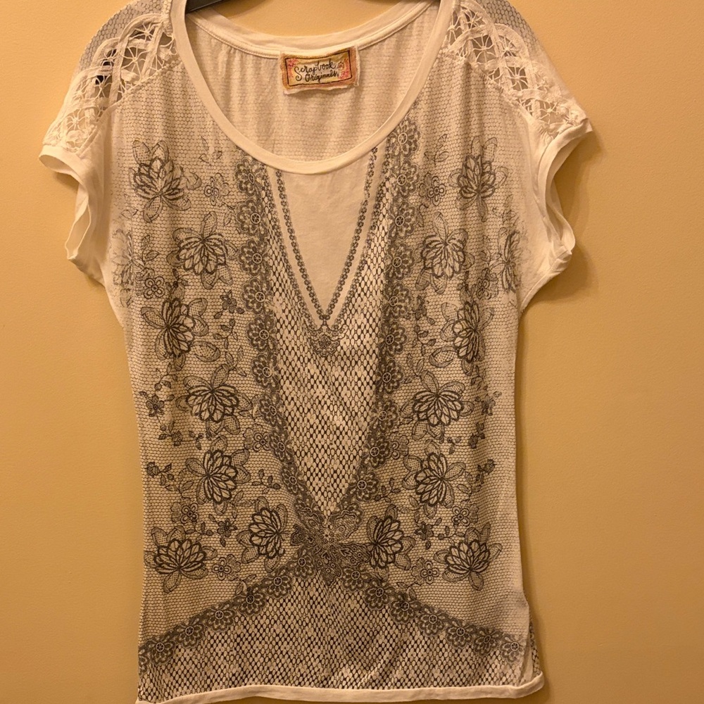 White Floral Graphic Tee w Lace Shoulders
